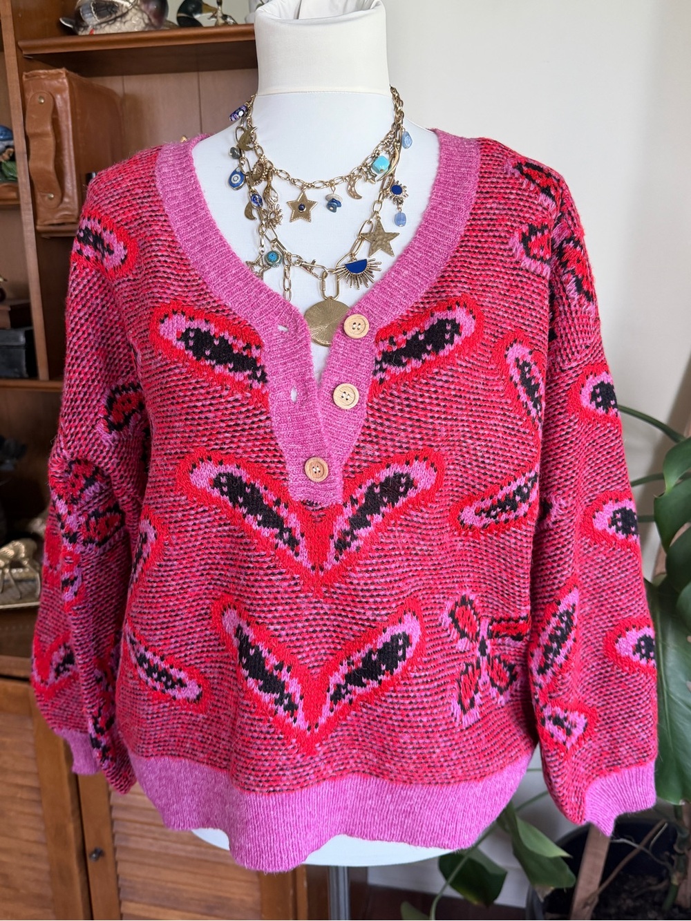 Entro Boutique Pink Red Patterned V-Neck Button Knit Sweater S NWT